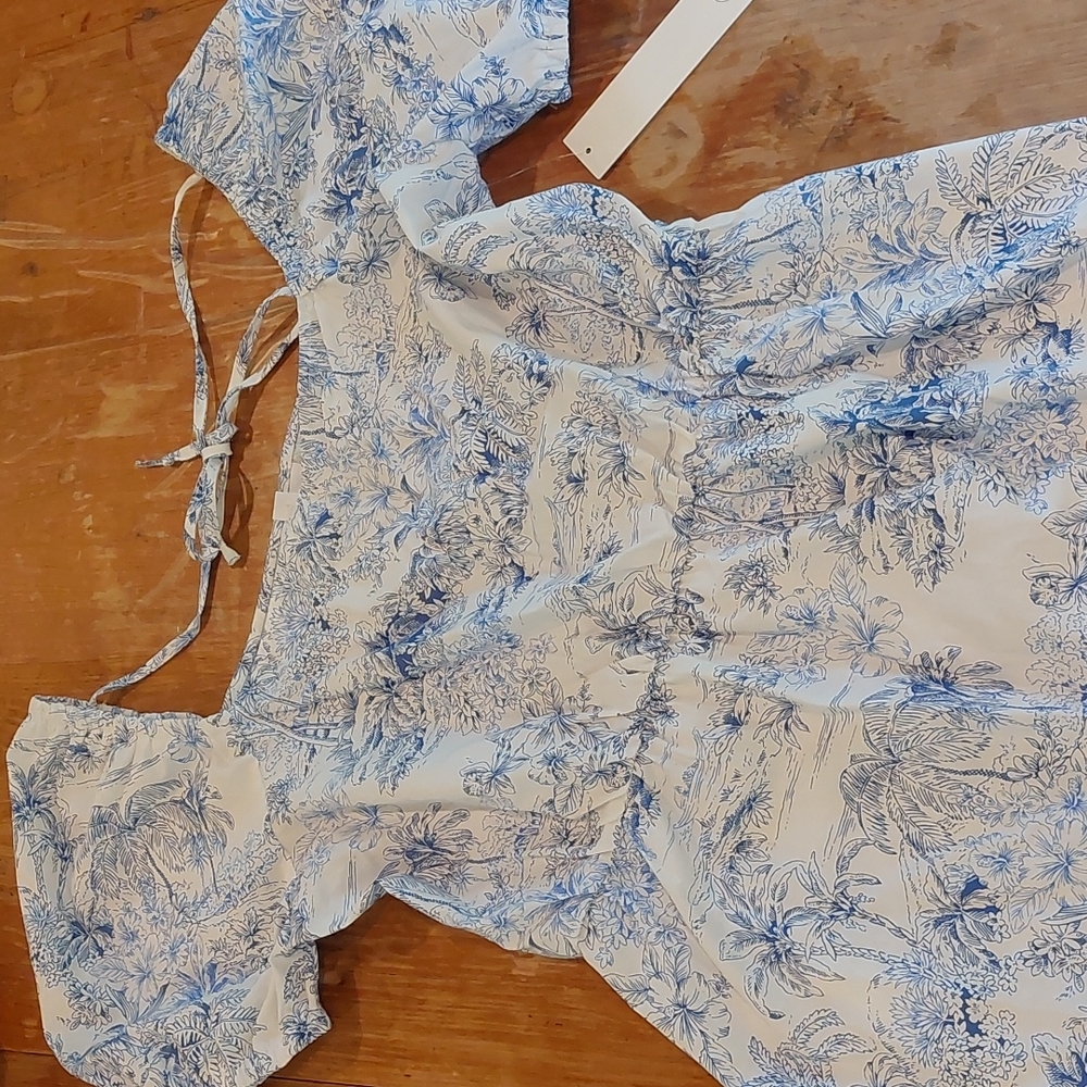 Beach coverup blue and white